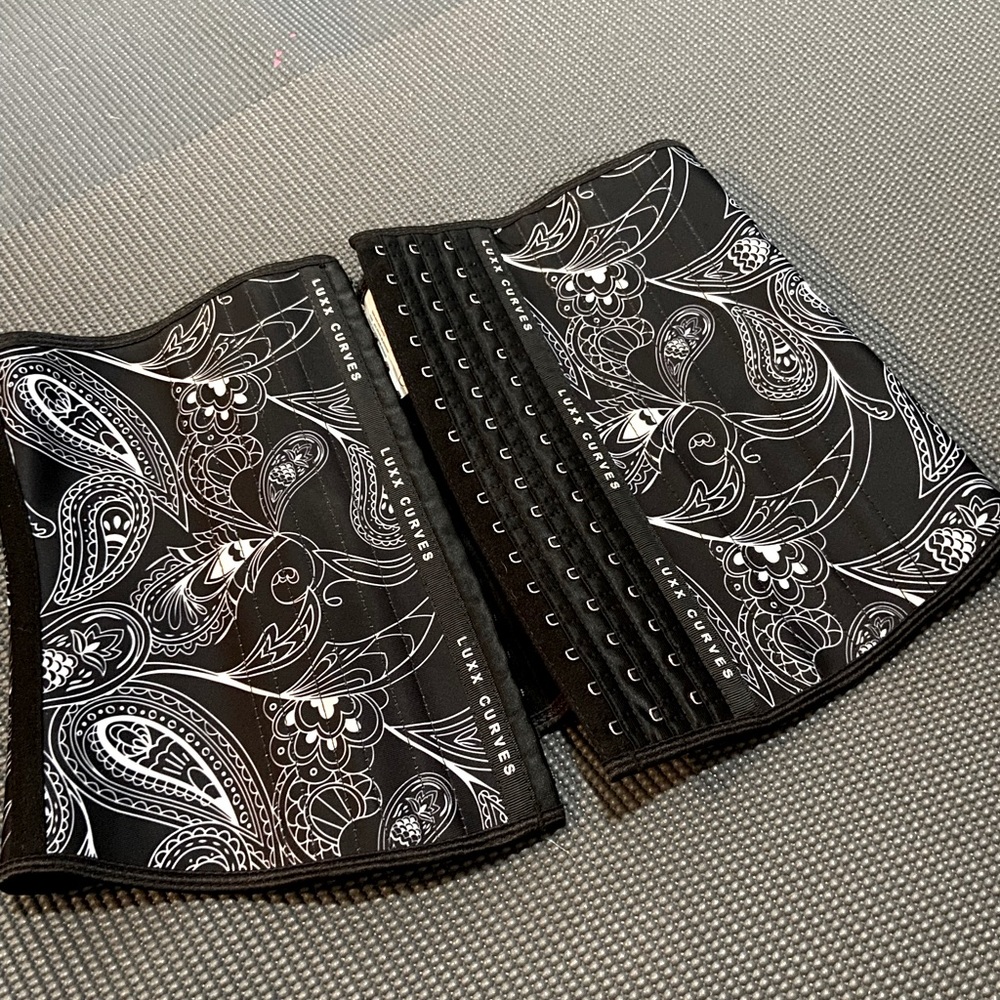 🔥✨LUXX CURVES WAIST TRAINER✨🔥